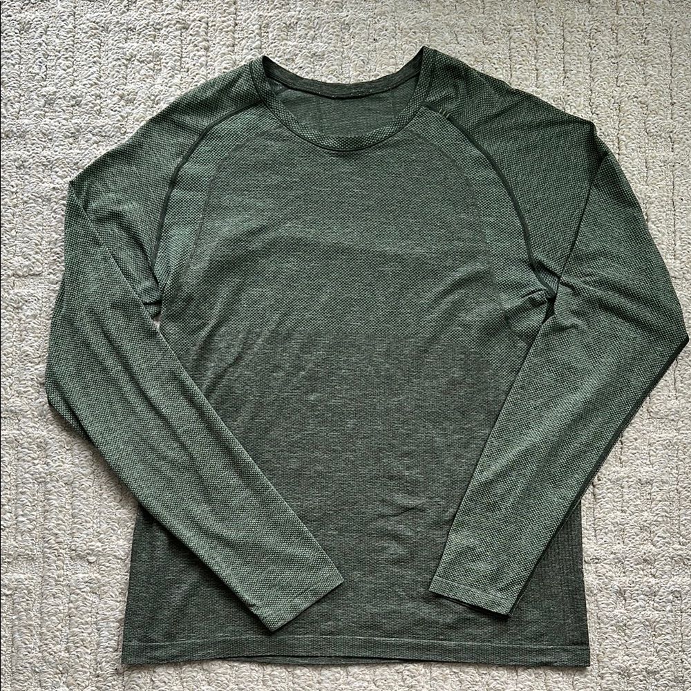 Lululemon Men's Metal Vent Long Sleeve Shirt